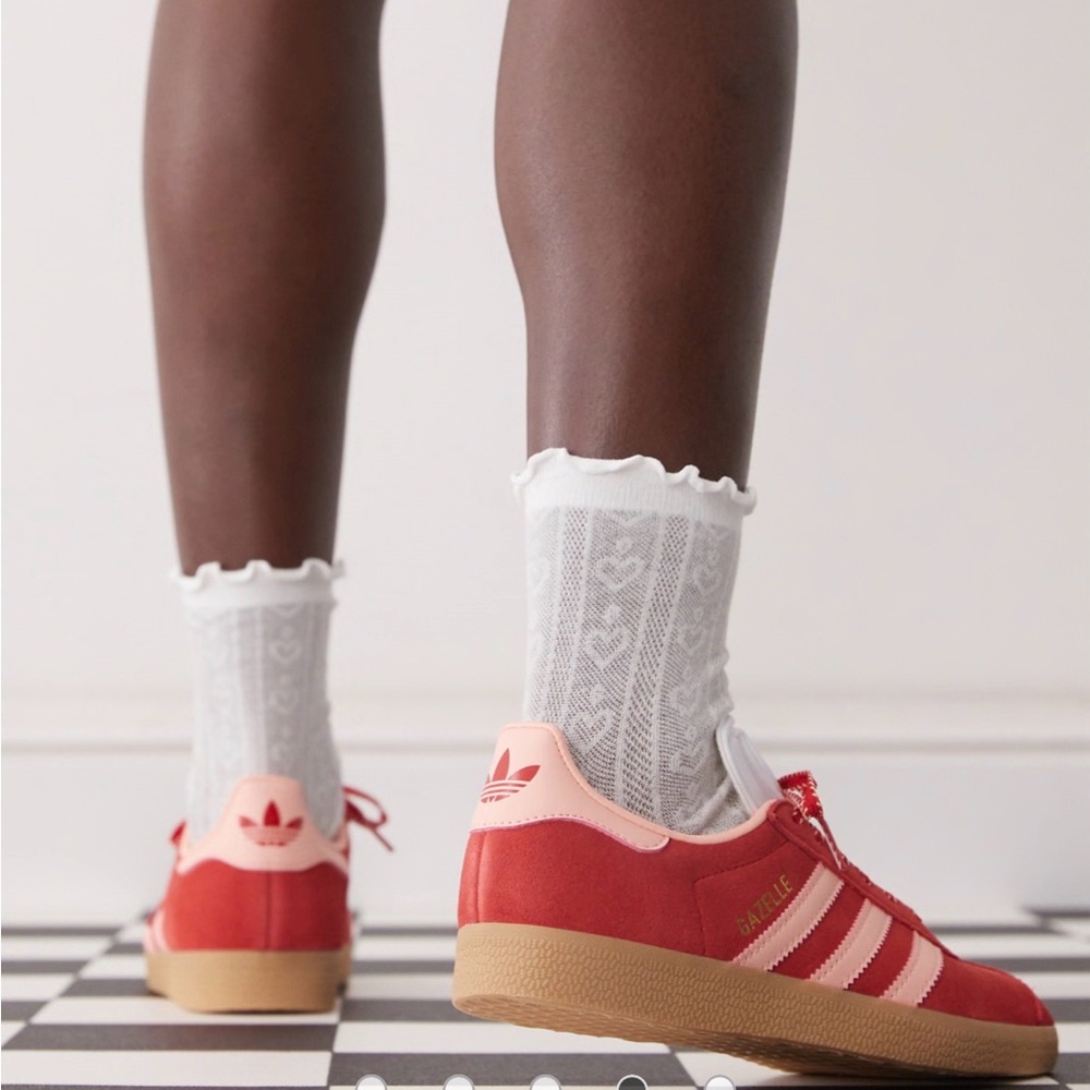 adidas Originals Gazelle sneakers in red and pink - Picture 3 of 11